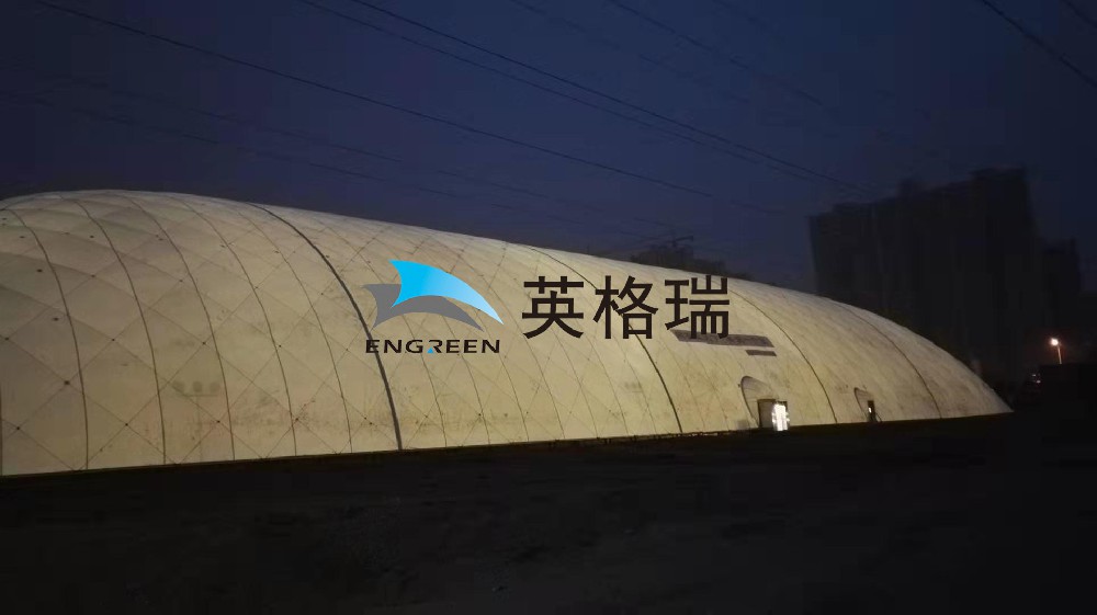大跨度充氣膜應(yīng)用于土壤修復(fù)產(chǎn)業(yè)，對(duì)污染土壤區(qū)域進(jìn)行覆蓋